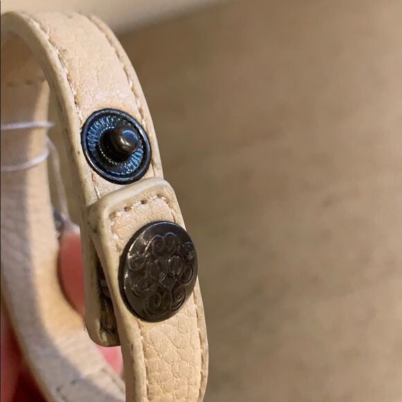 🎉Last deal 🎉Jessica Simpson stones bracelet - Picture 3 of 5